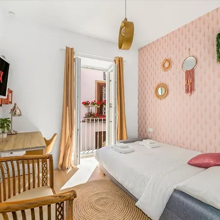 Superb Private House In The Heart Of Málaga, With Sunny Rooftop Сasa de vacaciones