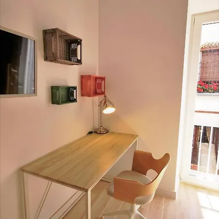 Urban Rose , Superb Private House In Historical Center, With Sunny Rooftop * Malaga